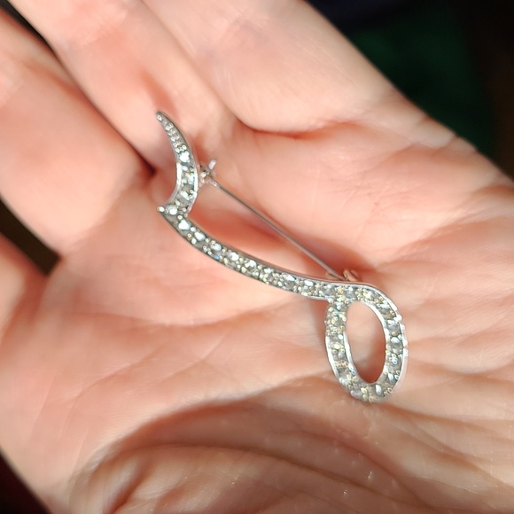 2/$12 Music note silvertone Rhinestone brooch - Picture 3 of 4